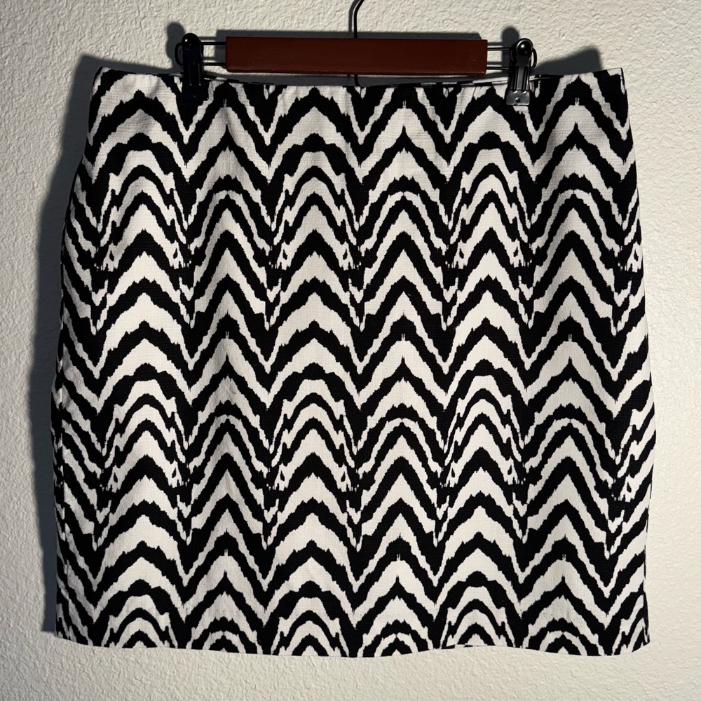 Banana Republic Black & White Mini Pencil Skirt